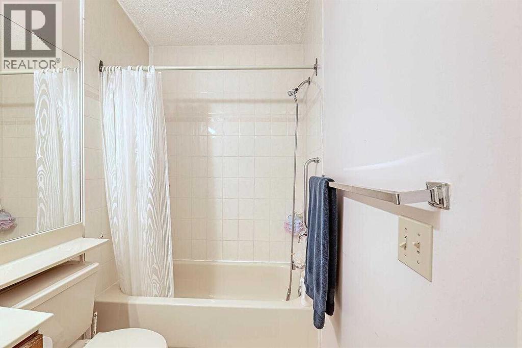 317 Sandringham Road Nw, Calgary, Alberta  T3K 3Z1 - Photo 22 - A2285975