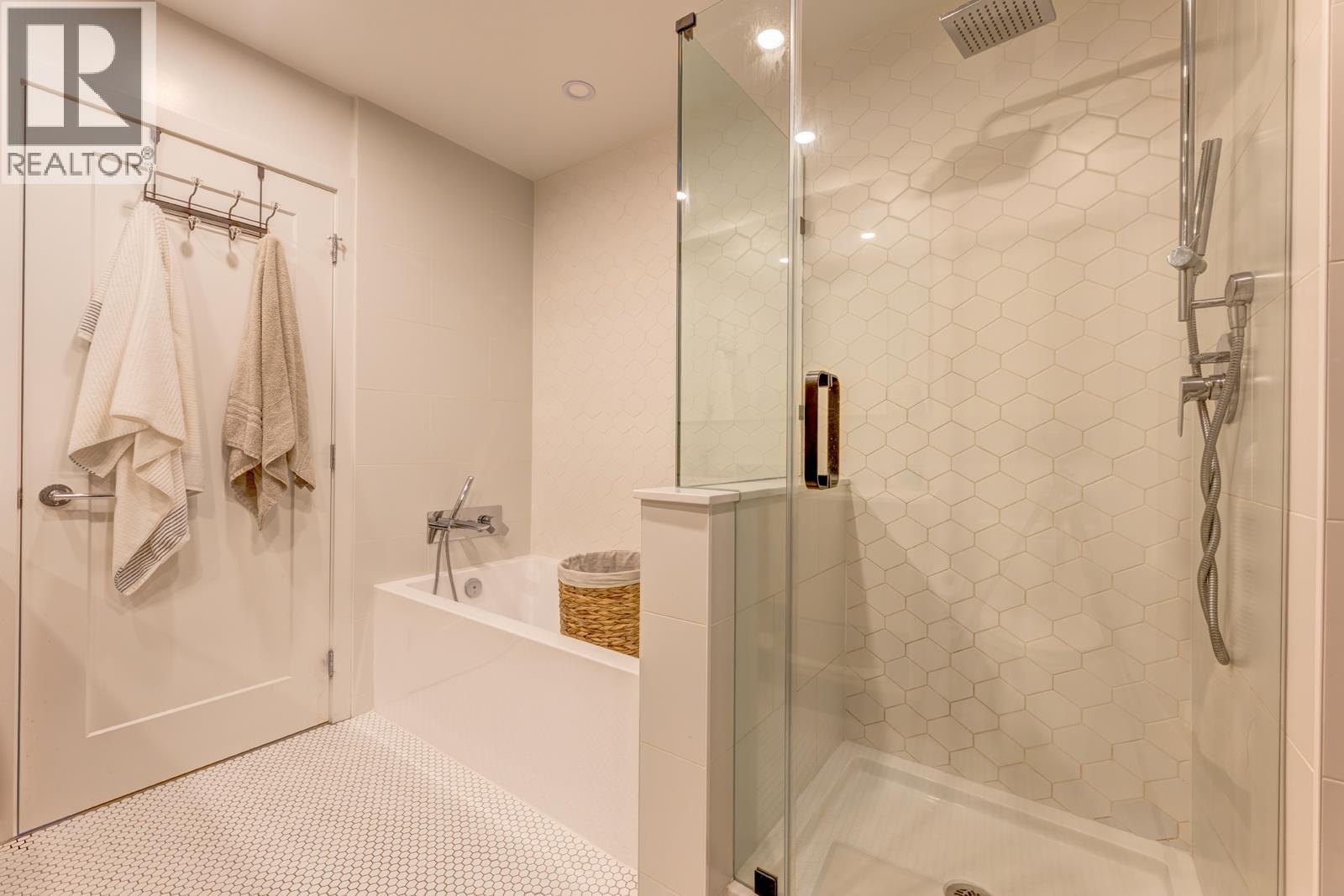 518 55 Klahanie Drive, Port Moody, British Columbia  V3H 0M9 - Photo 13 - R3090282