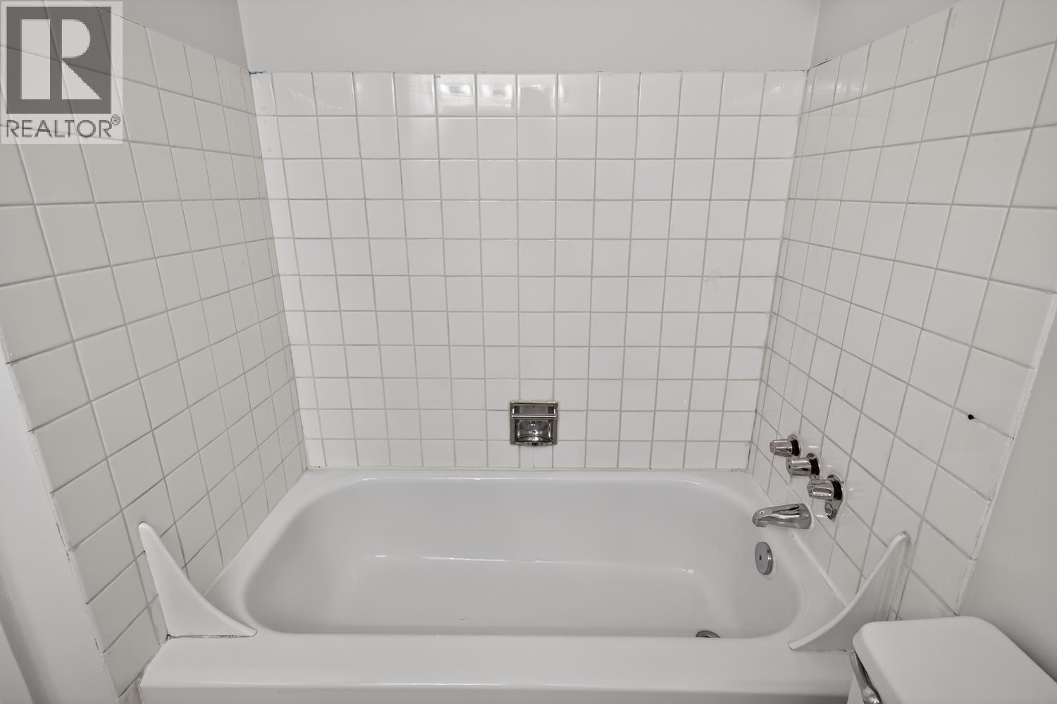 203 145 St. Georges Avenue, North Vancouver, British Columbia  V7L 3G8 - Photo 20 - R3090285