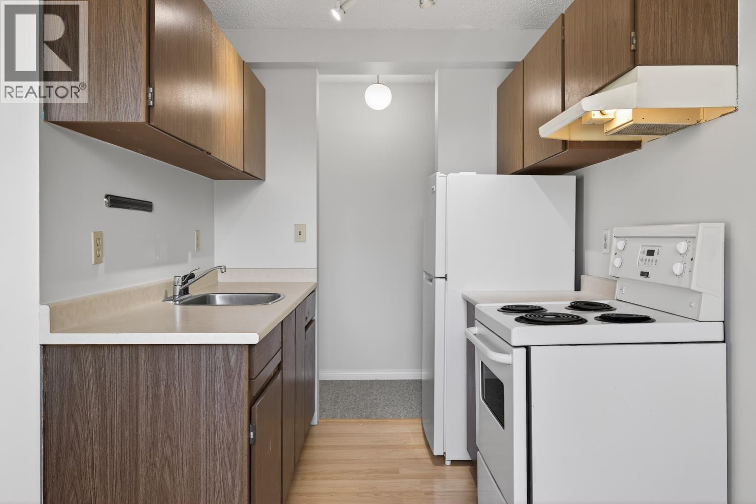 203 145 St. Georges Avenue, North Vancouver, British Columbia  V7L 3G8 - Photo 5 - R3090285