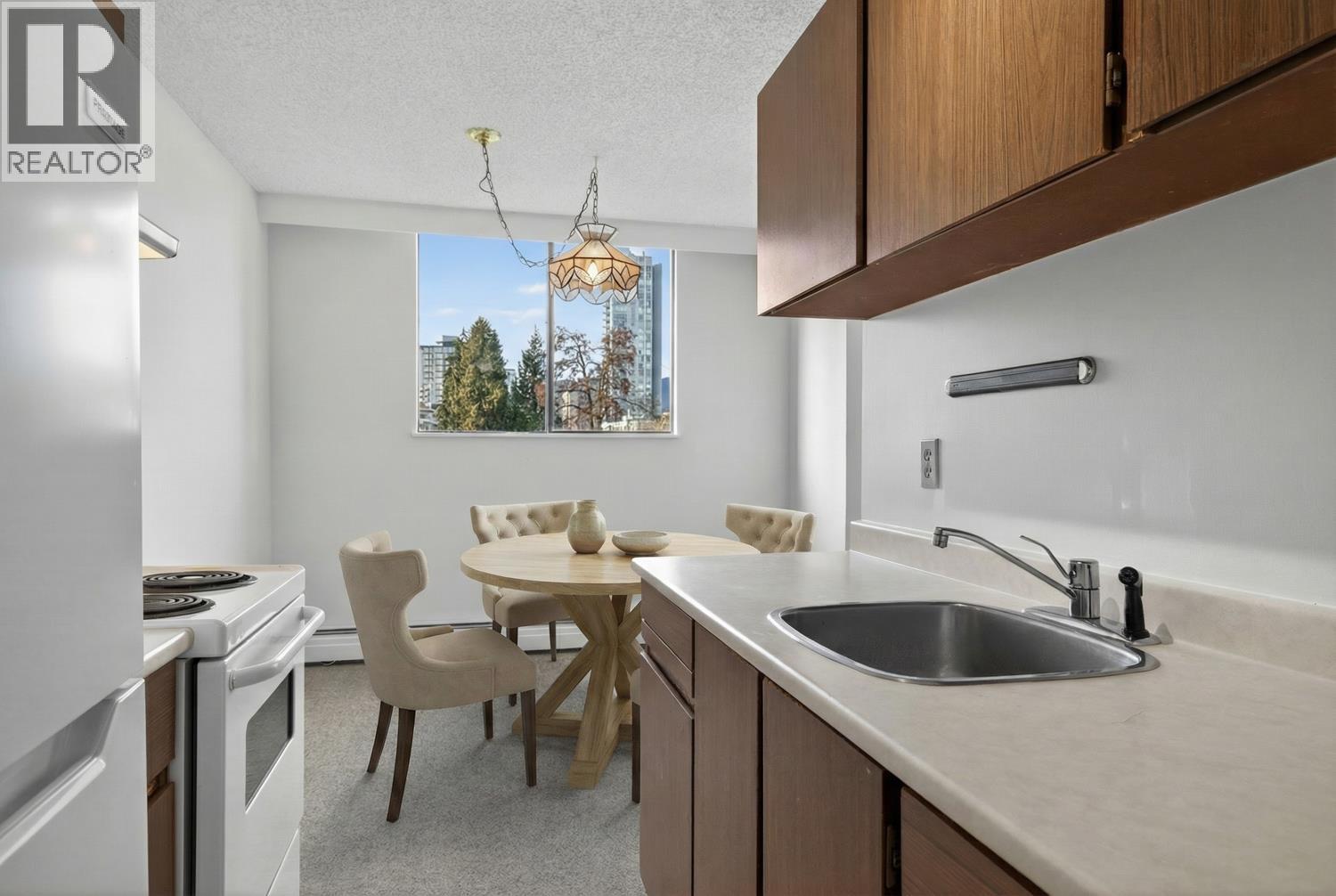 203 145 St. Georges Avenue, North Vancouver, British Columbia  V7L 3G8 - Photo 6 - R3090285