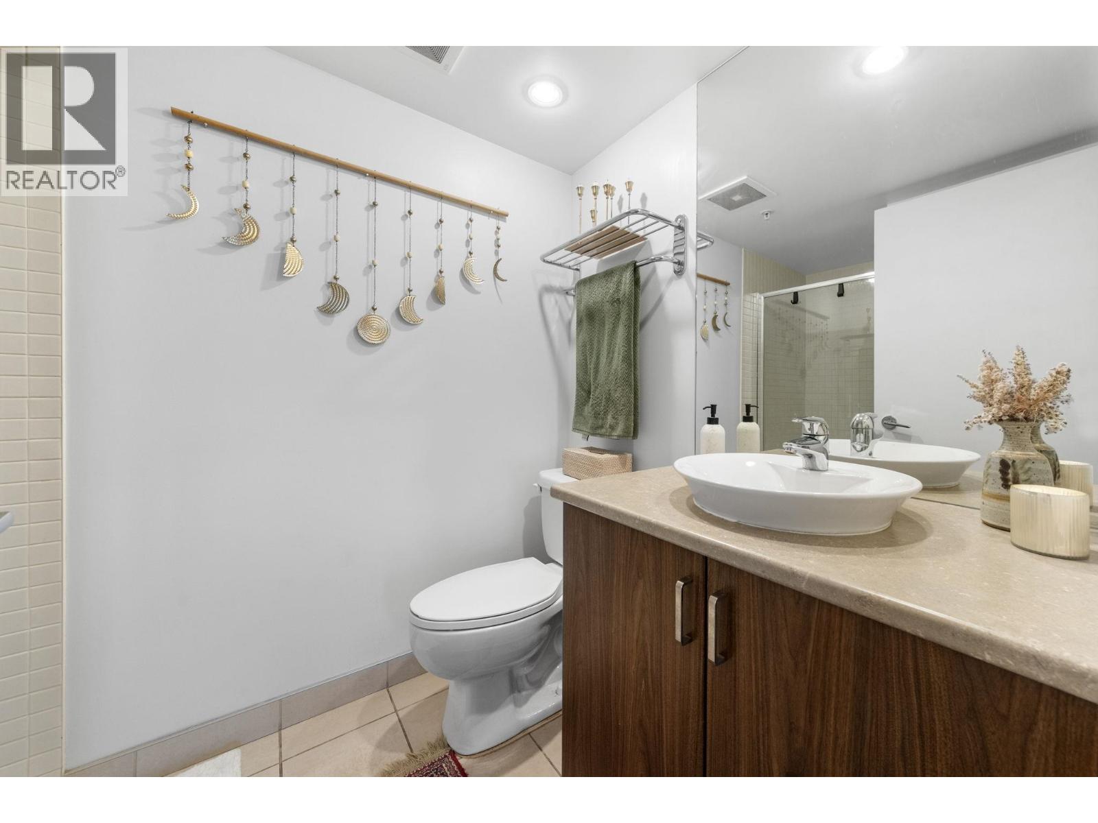 704 155 W 1st Street, North Vancouver, British Columbia  V7M 3N8 - Photo 10 - R3090296