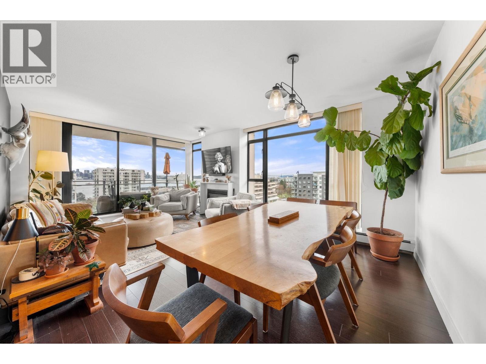 704 155 W 1st Street, North Vancouver, British Columbia  V7M 3N8 - Photo 2 - R3090296