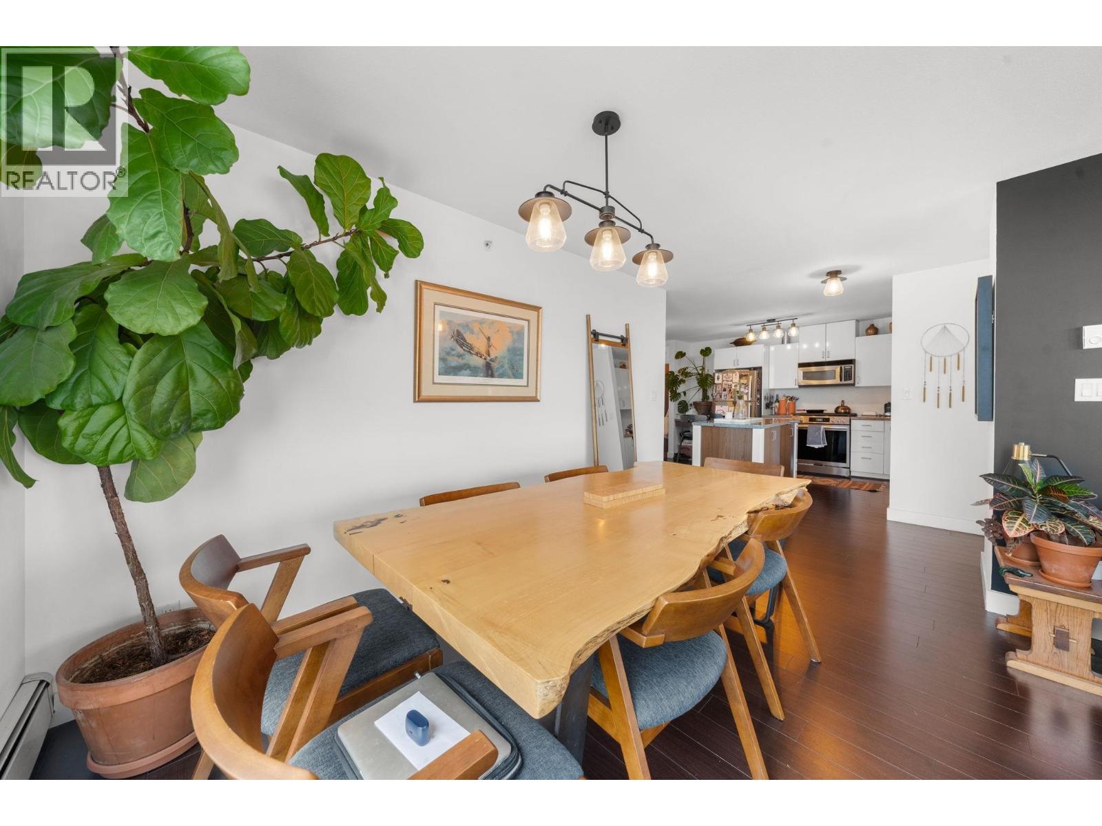 704 155 W 1st Street, North Vancouver, British Columbia  V7M 3N8 - Photo 4 - R3090296