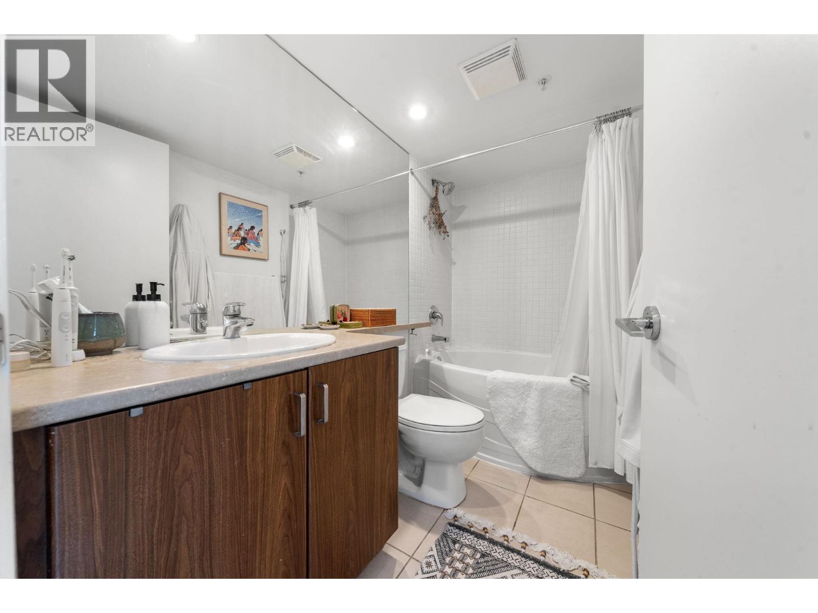 704 155 W 1st Street, North Vancouver, British Columbia  V7M 3N8 - Photo 8 - R3090296