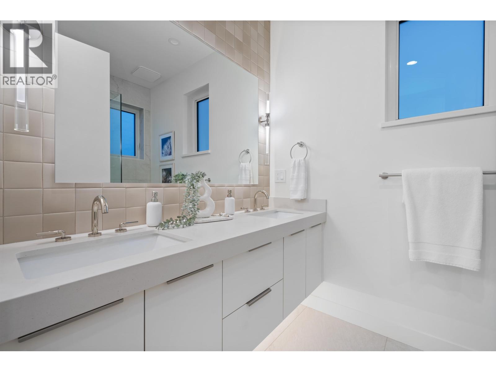 2 2253 Grant Street, Vancouver, British Columbia  V5L 2Z6 - Photo 21 - R3090332