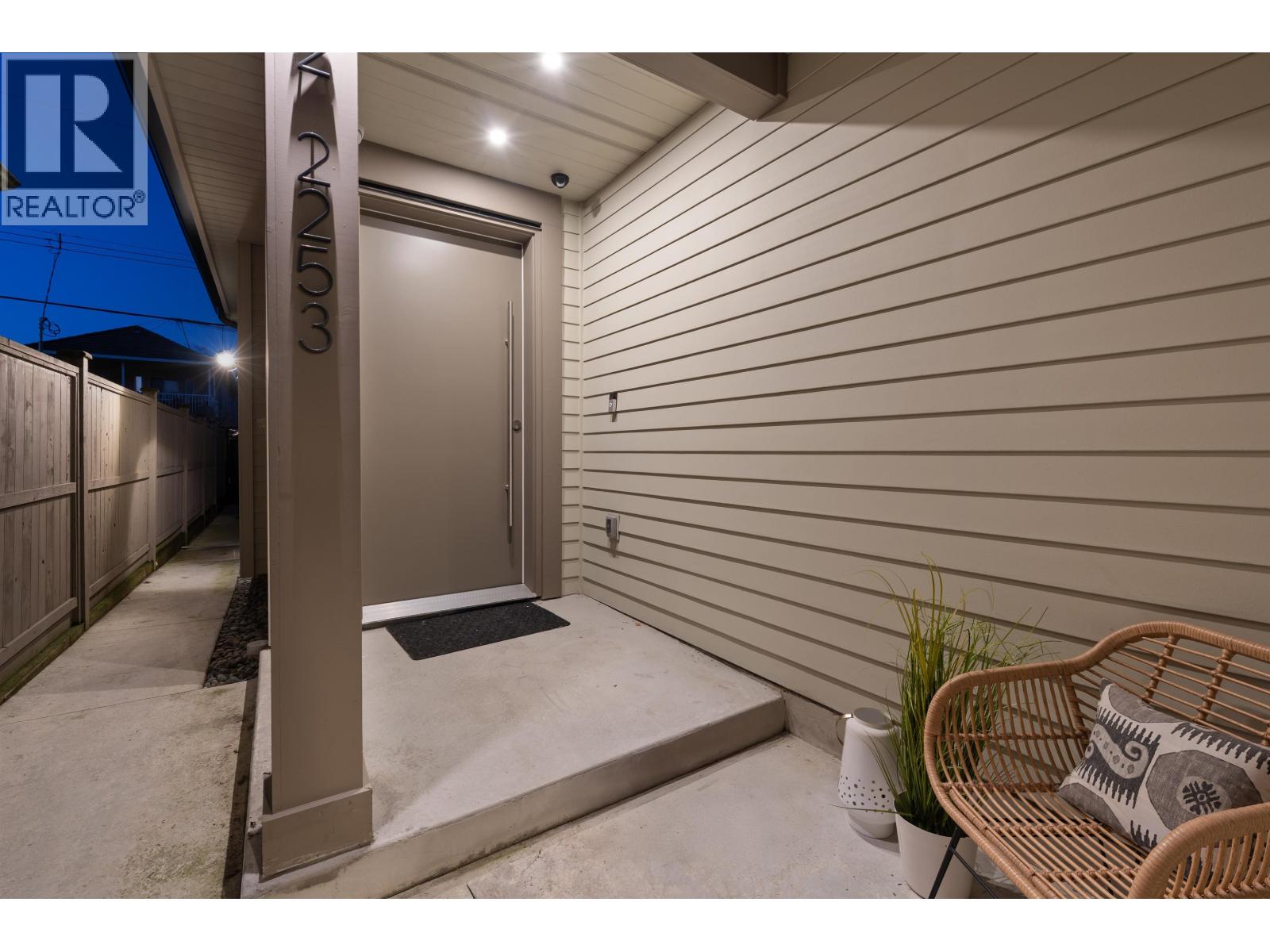 2 2253 Grant Street, Vancouver, British Columbia  V5L 2Z6 - Photo 35 - R3090332
