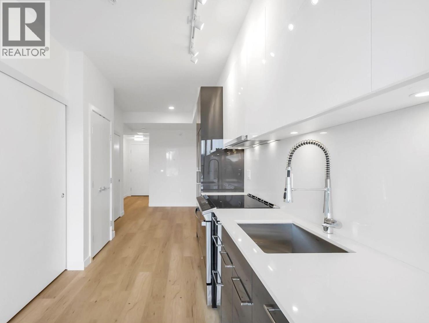 302 2446 Shaughnessy Street, Coquitlam, British Columbia  V3C 3E5 - Photo 10 - R3090335