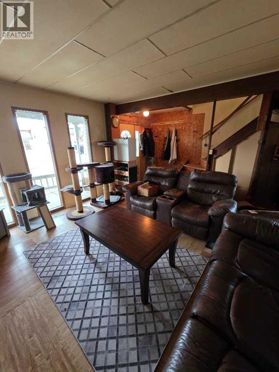 957 8 Street S, Lethbridge, Alberta  T1K 2K7 - Photo 3 - A2285744