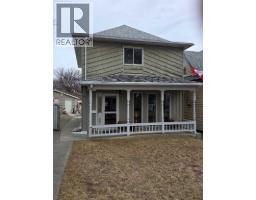 957 8 Street S, Lethbridge, Alberta