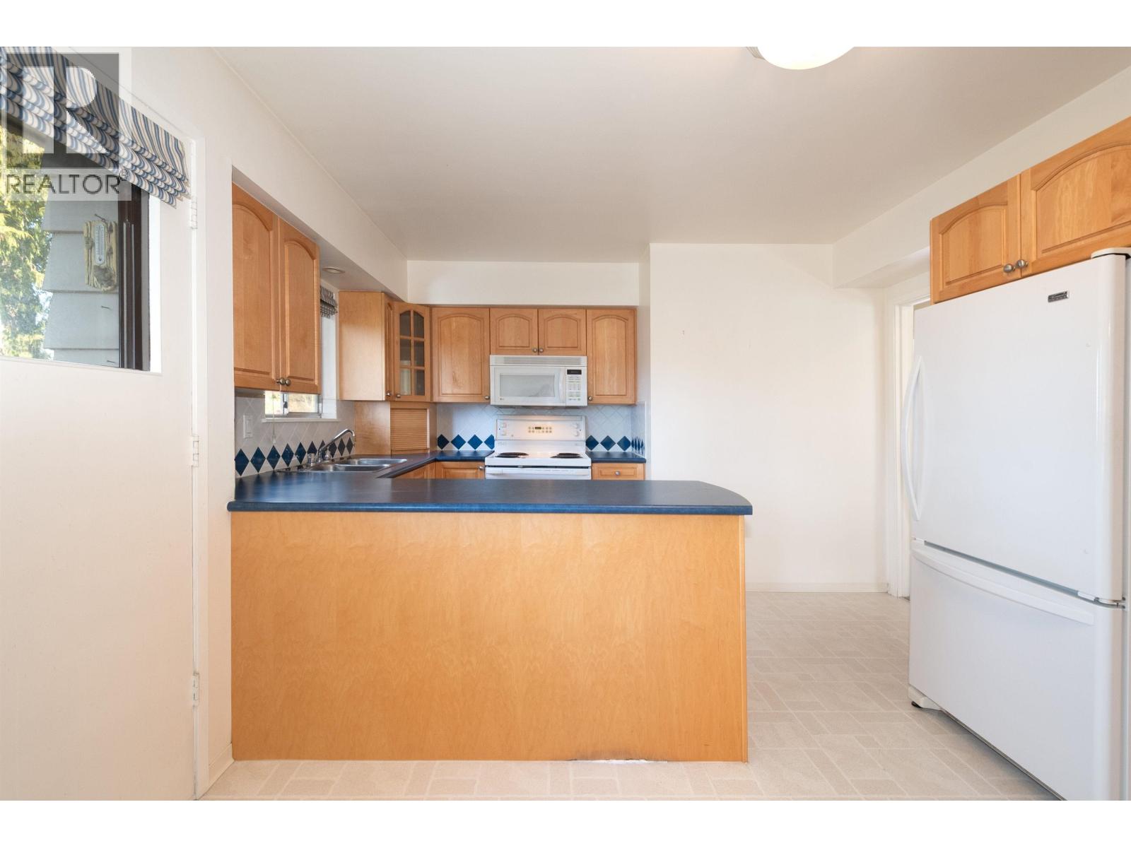 712 Macintosh Street, Coquitlam, British Columbia  V3J 4Y7 - Photo 10 - R3090305