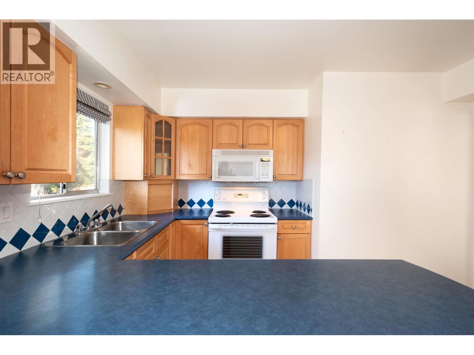 712 Macintosh Street, Coquitlam, British Columbia  V3J 4Y7 - Photo 11 - R3090305