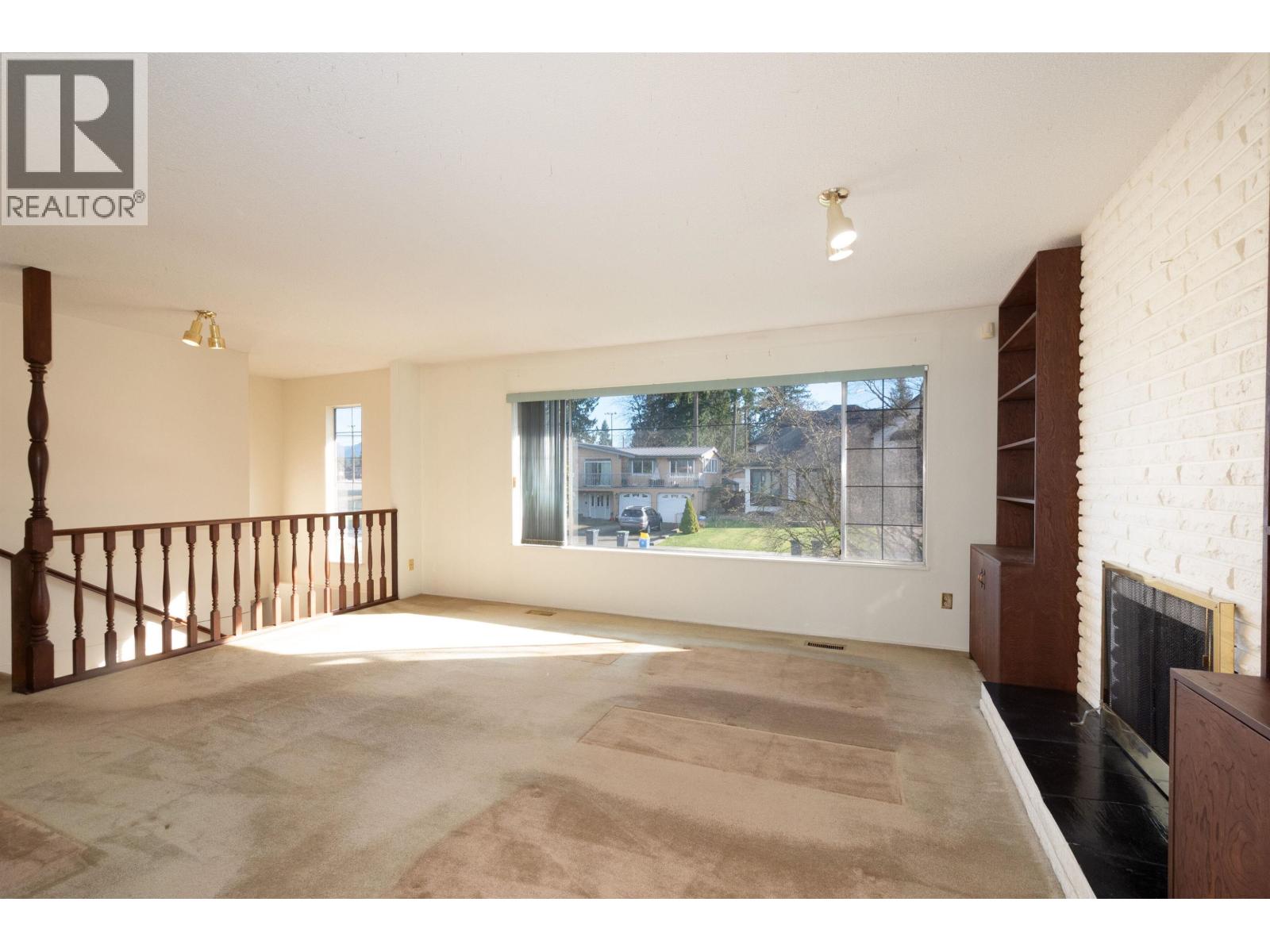 712 Macintosh Street, Coquitlam, British Columbia  V3J 4Y7 - Photo 4 - R3090305