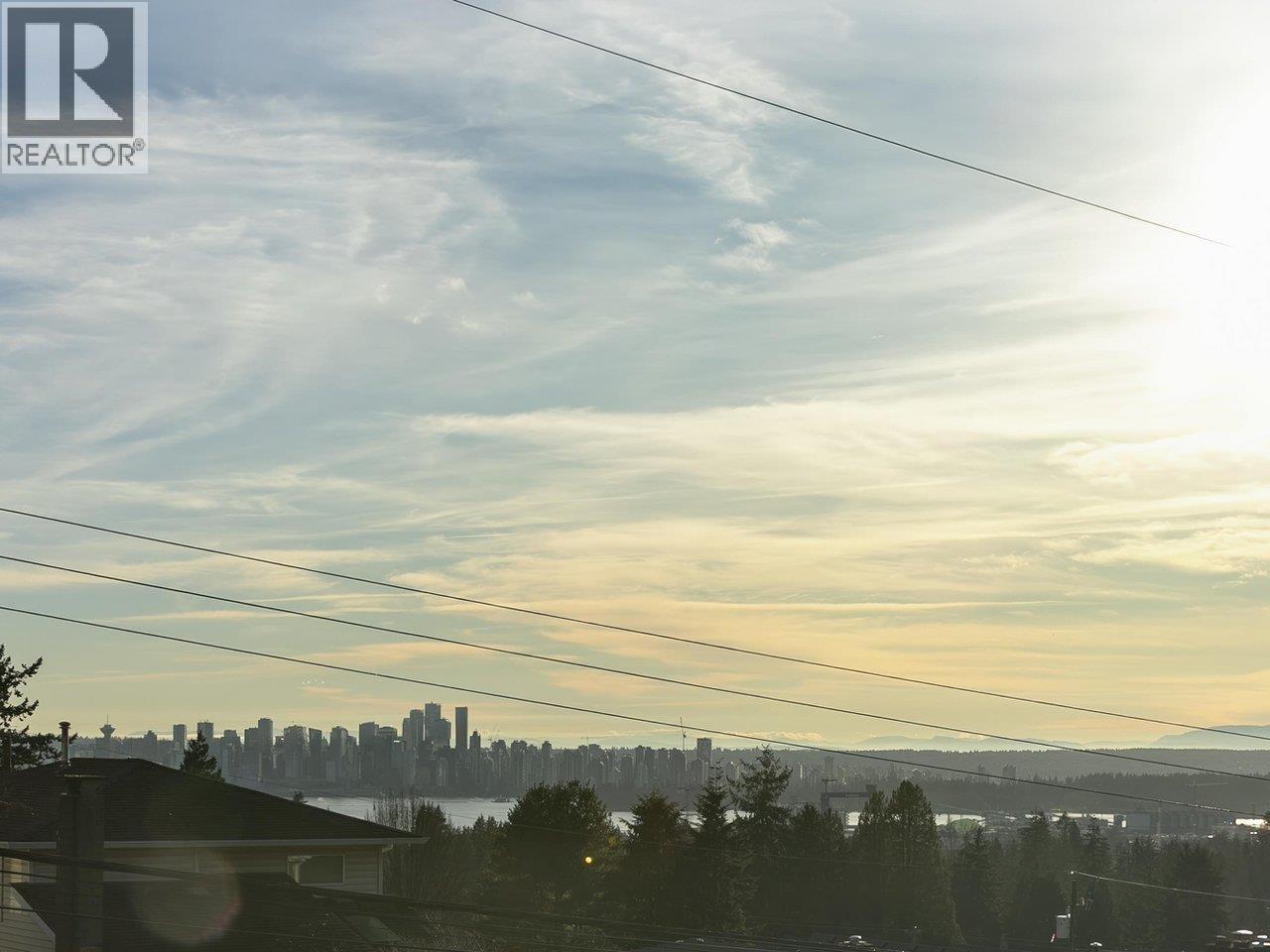 324 W 28th Street, North Vancouver, British Columbia  V7N 2J1 - Photo 8 - R3090328