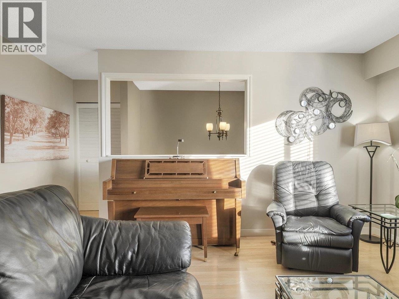 324 W 28th Street, North Vancouver, British Columbia  V7N 2J1 - Photo 9 - R3090328