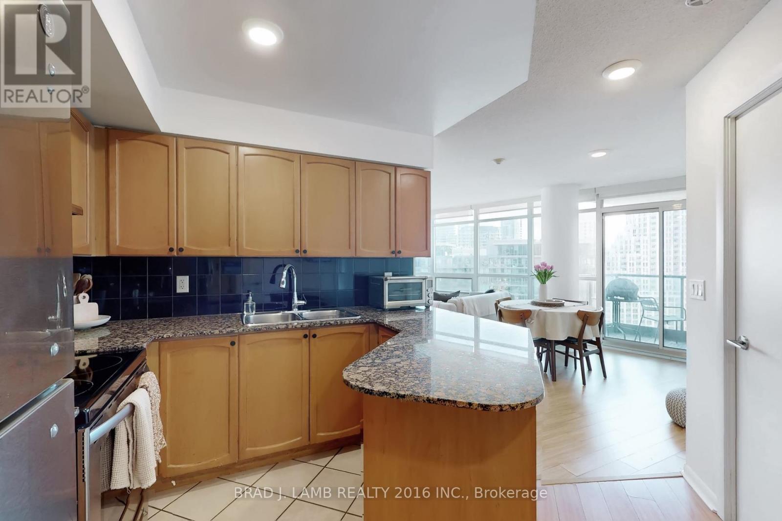 1611 - 231 Fort York Boulevard, Toronto, Ontario  M5V 1B2 - Photo 13 - C12794266