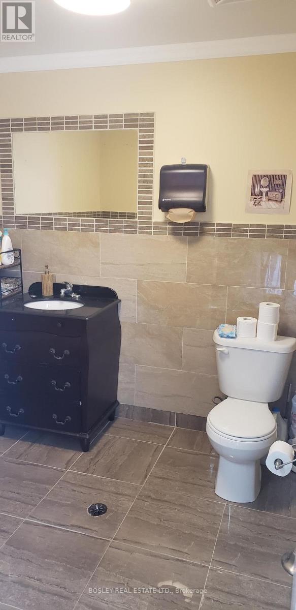 3 - 201 Wicksteed Avenue, Toronto, Ontario  M4G 0B1 - Photo 8 - C12794288