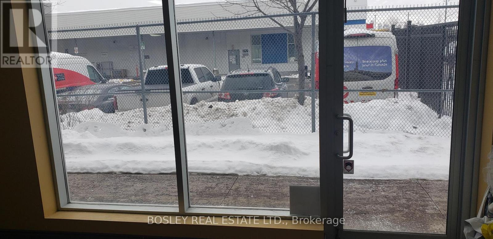 3 - 201 Wicksteed Avenue, Toronto, Ontario  M4G 0B1 - Photo 4 - C12794290