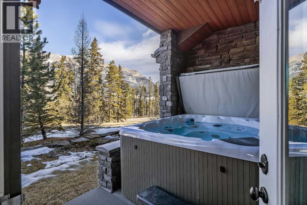 101, 2100d Stewart Creek Drive, Canmore, Alberta  T1W 0N3 - Photo 8 - A2285805