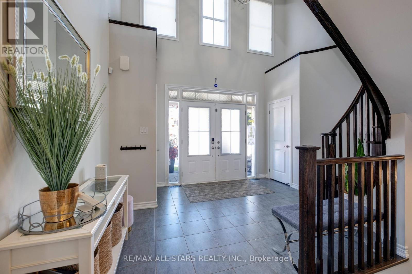 45 Jarrow Crescent, Whitby, Ontario  L1M 0H2 - Photo 7 - E12794262