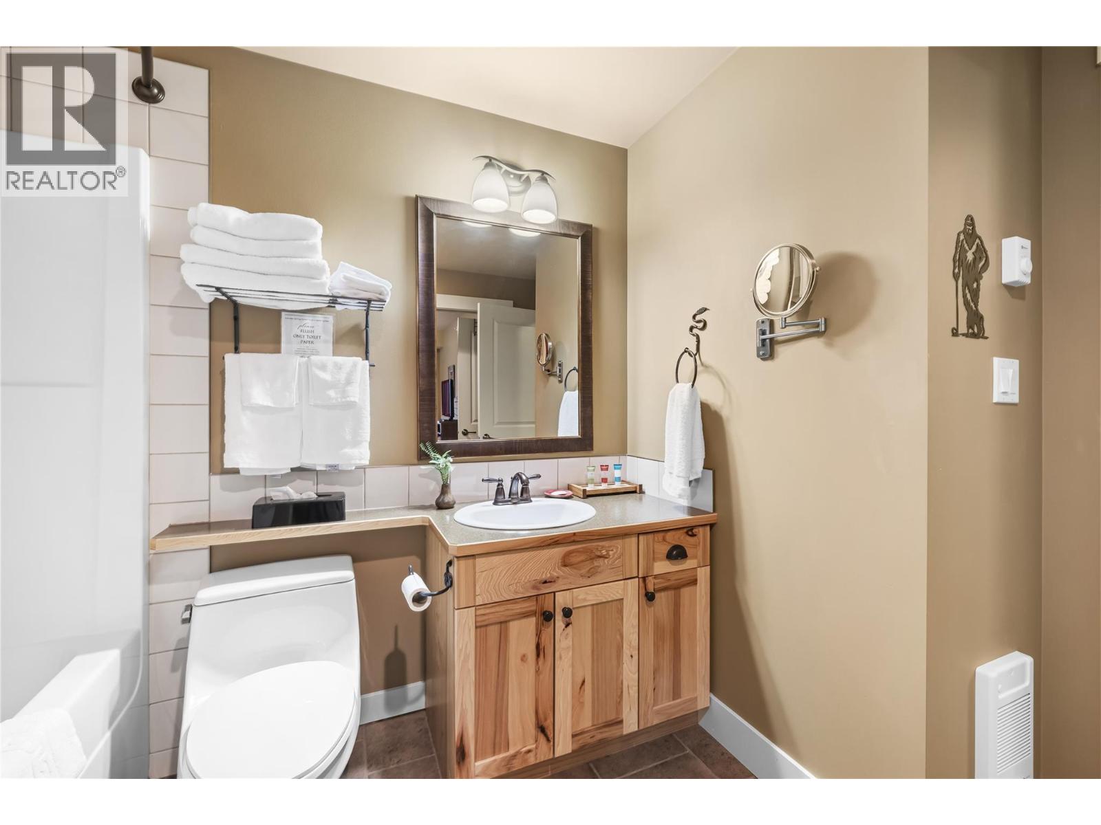 16310 Woolgar Road Unit# 221, Crawford Bay, British Columbia  V0B 1E0 - Photo 14 - 10376181