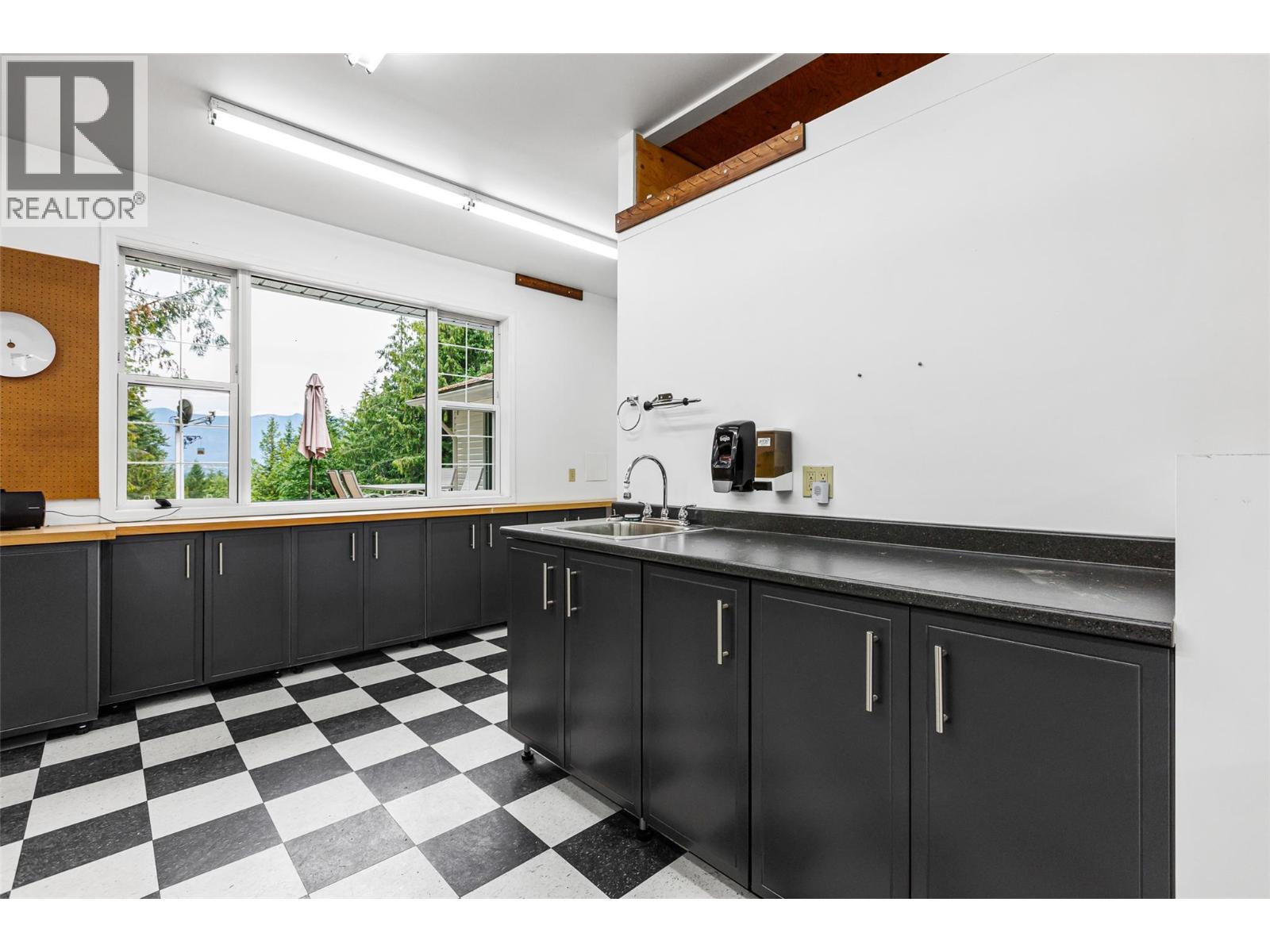 1548 Teetzel Road, Creston, British Columbia V0B 1G7 - Photo 49 - 10376168