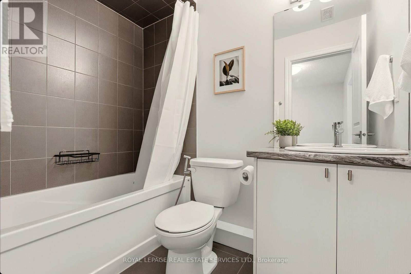 68 - 445 Ontario Street S, Milton, Ontario L9T 9K4 - Photo 41 - W12793704