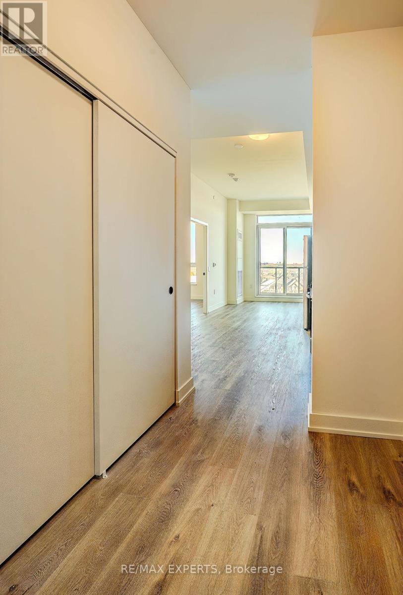 801 - 2475 Old Bronte Road, Oakville, Ontario  L6M 4J2 - Photo 3 - W12794212