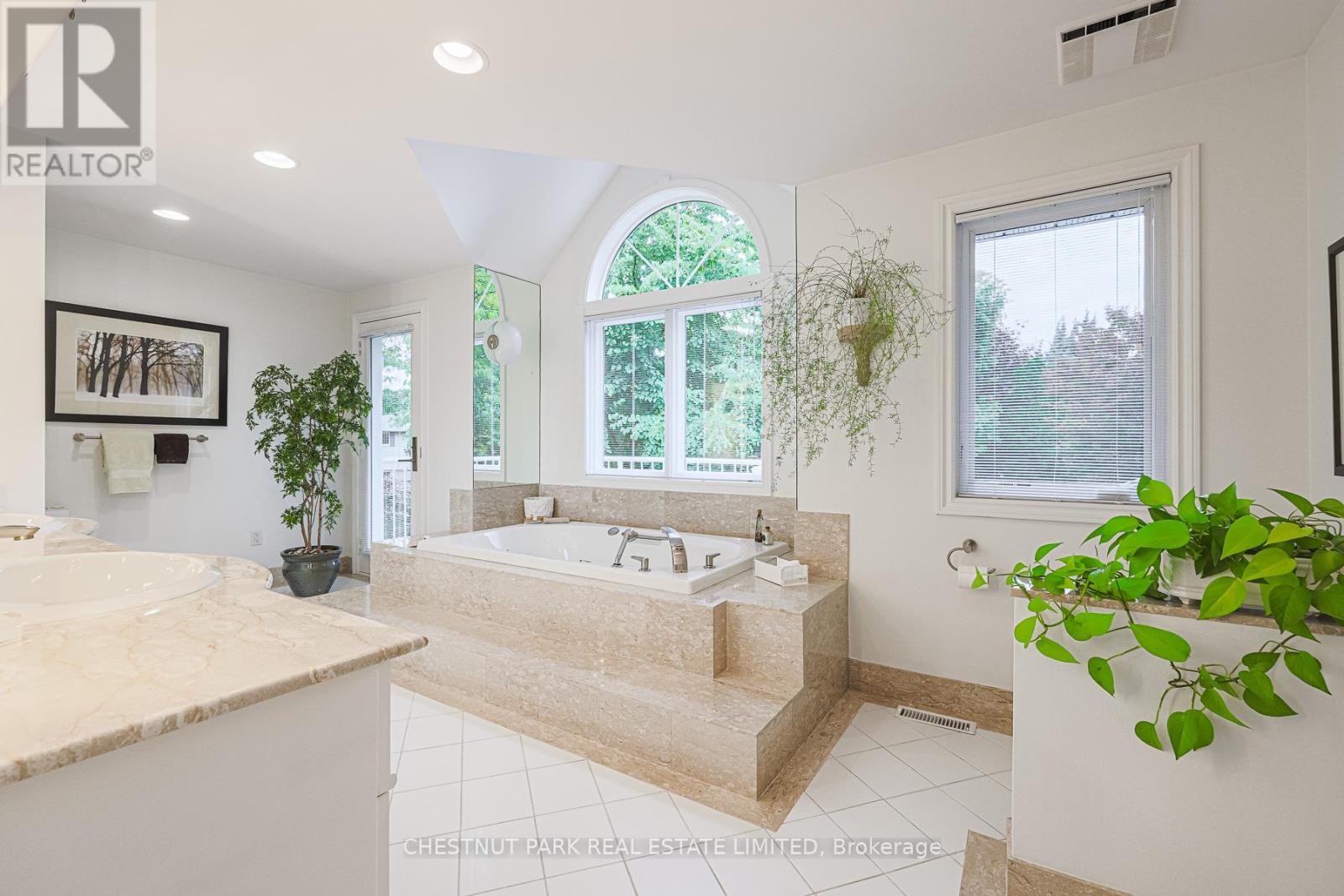 4 Cheltenham Court, Brampton, Ontario  L6W 1J3 - Photo 21 - W12794216