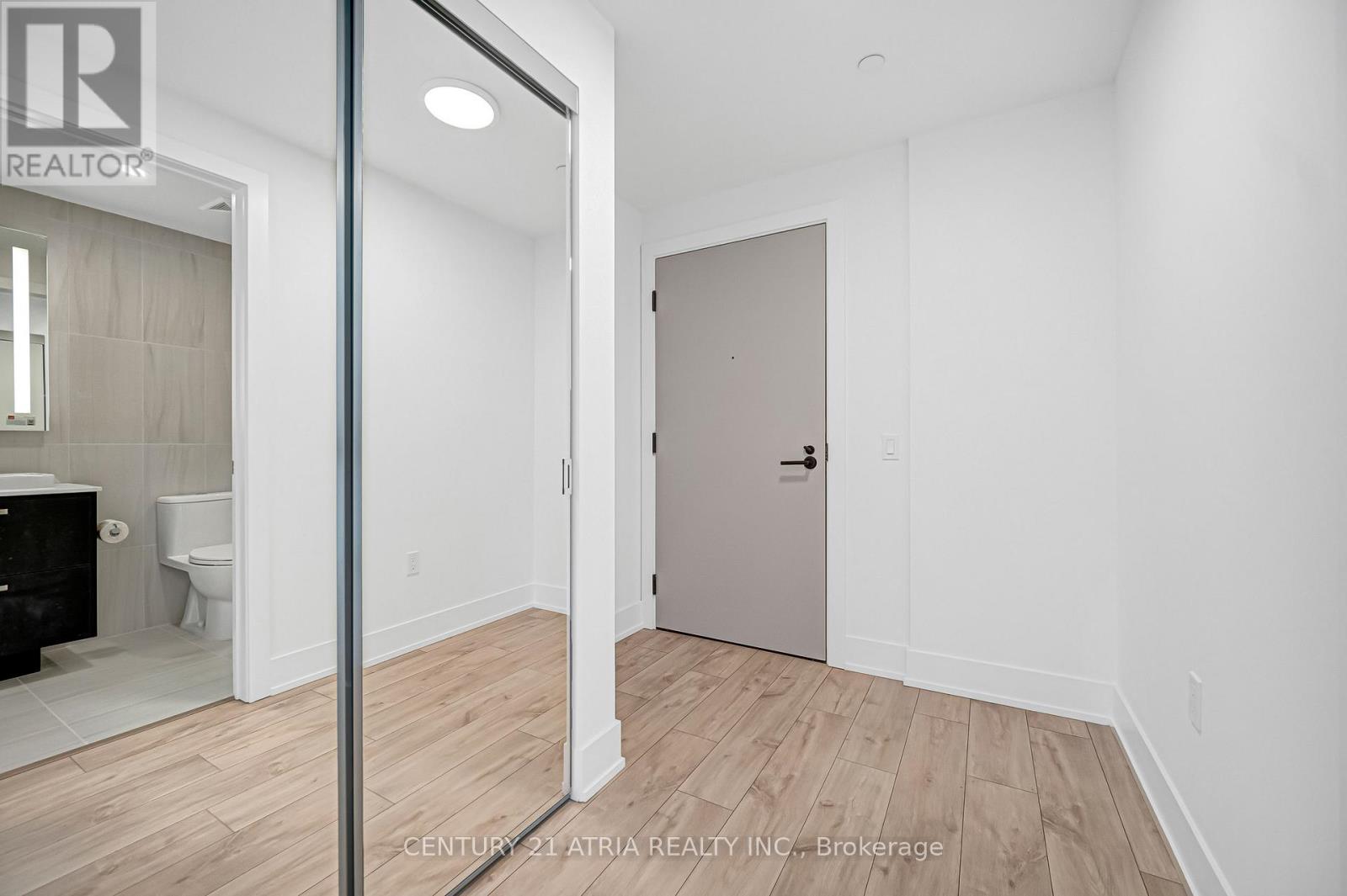 305 - 858 Dupont Street, Toronto, Ontario  M6G 0C1 - Photo 4 - W12794268