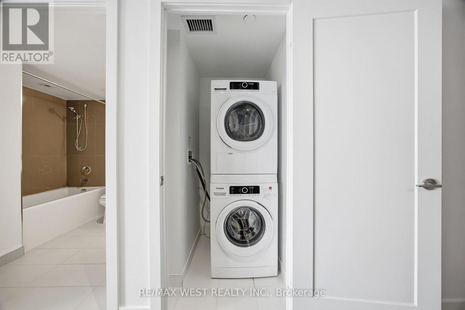 1401 - 7 Mabelle Avenue, Toronto, Ontario  M9A 4X7 - Photo 14 - W12794276