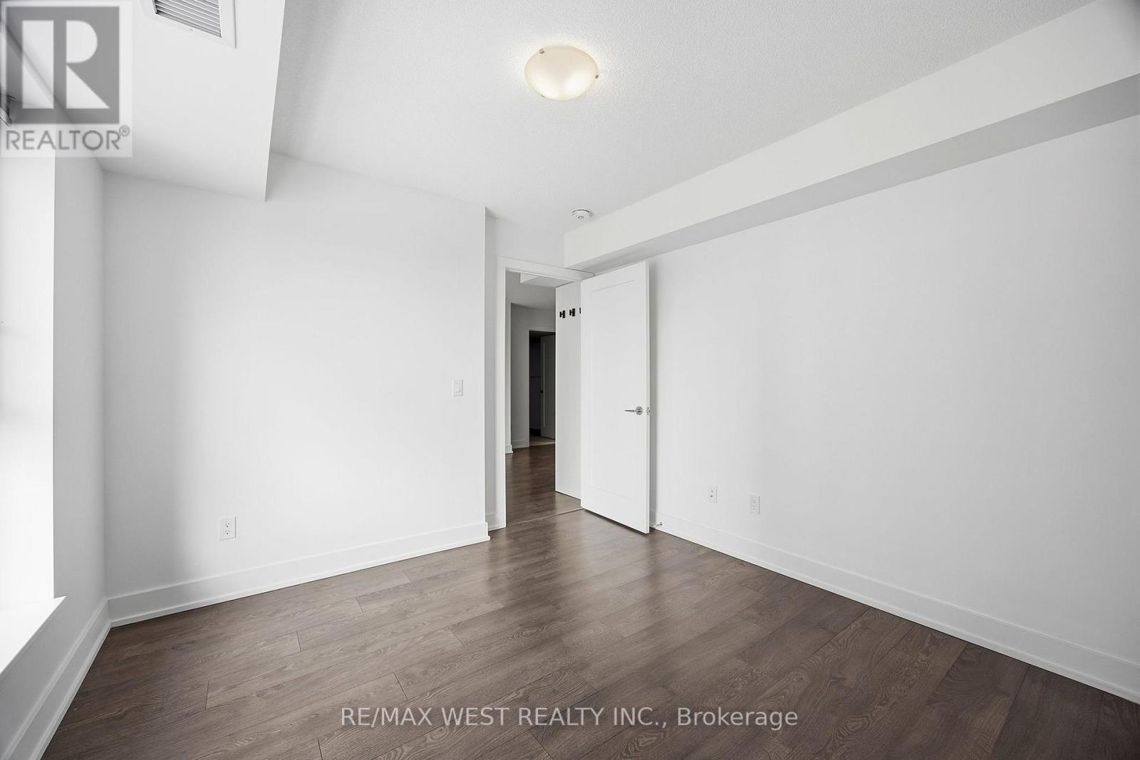 1401 - 7 Mabelle Avenue, Toronto, Ontario  M9A 4X7 - Photo 36 - W12794276