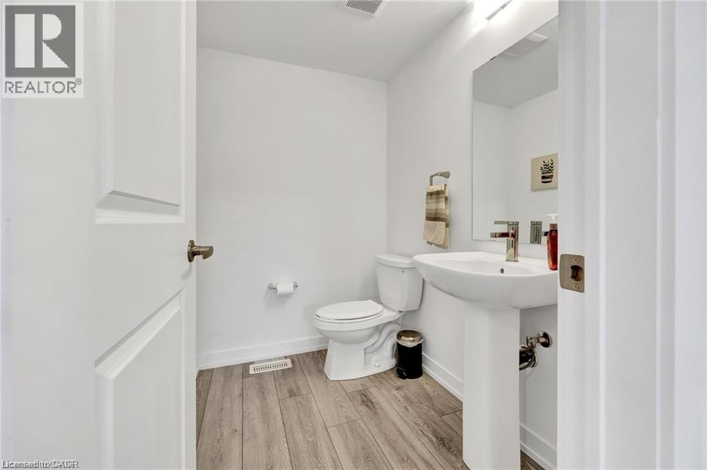 211 West Oak Trail, Kitchener, Ontario  N2R 1R4 - Photo 14 - 40805595