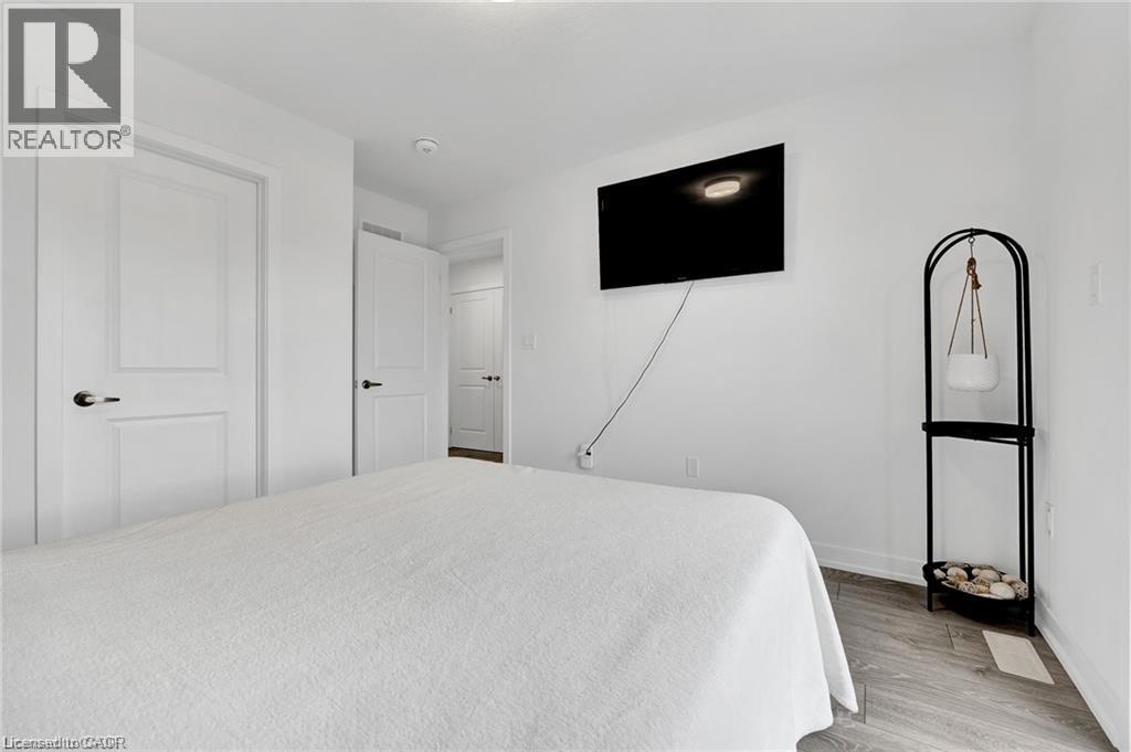 211 West Oak Trail, Kitchener, Ontario  N2R 1R4 - Photo 16 - 40805595