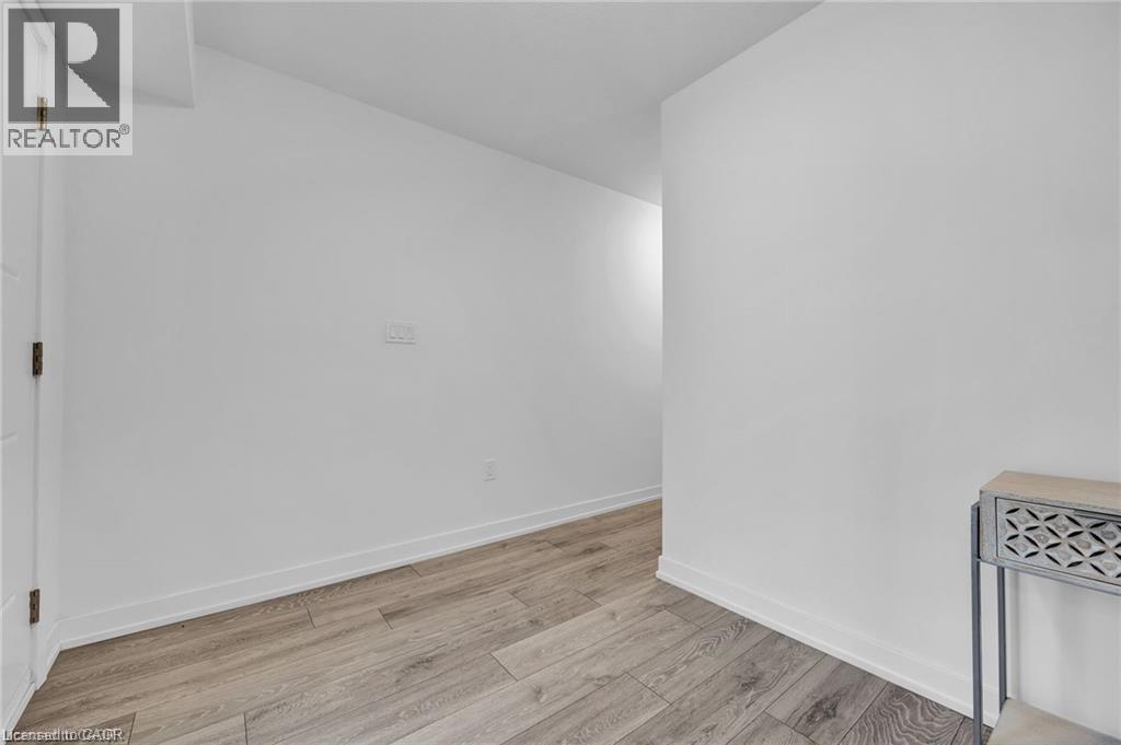 211 West Oak Trail, Kitchener, Ontario  N2R 1R4 - Photo 5 - 40805595