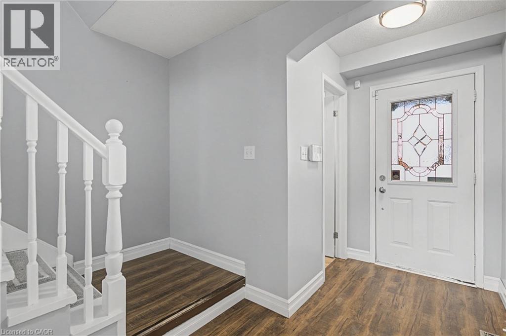 919 Veronica Court, Kitchener, Ontario  N2A 4G4 - Photo 4 - 40805583