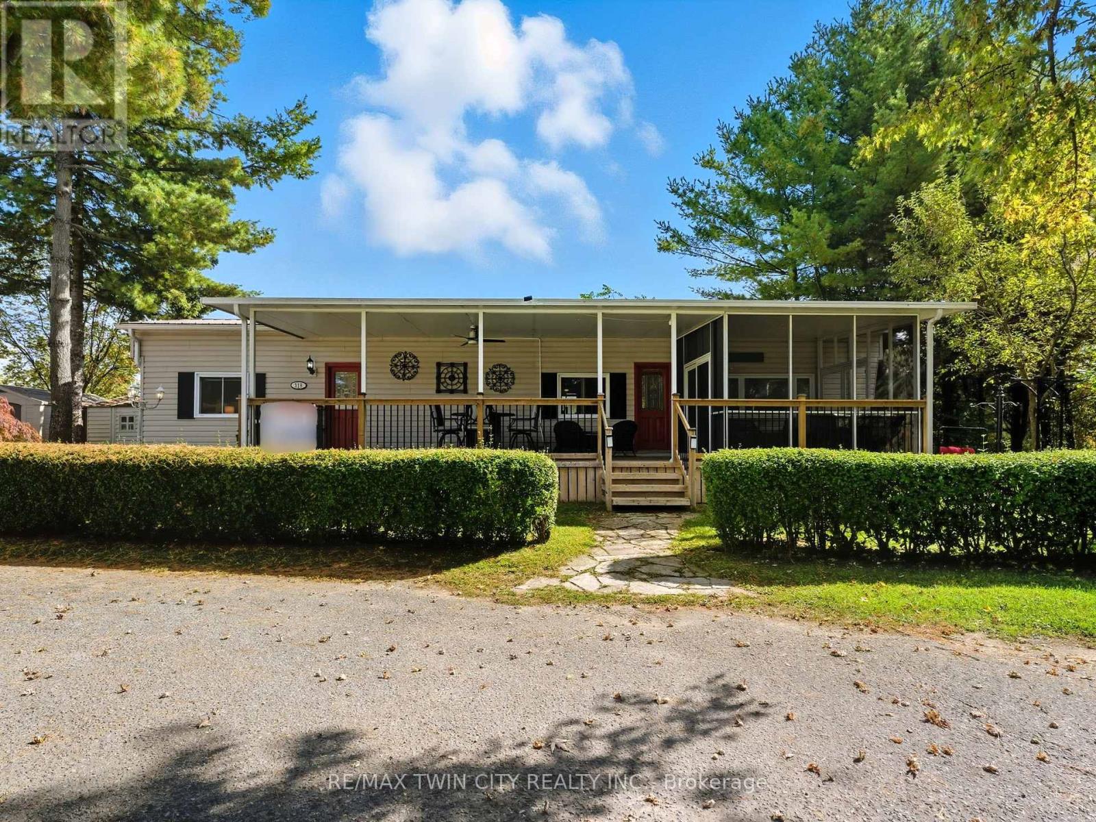 518 - 673 Brant Waterloo Road, North Dumfries, Ontario  N0B 1E0 - Photo 2 - X12794218