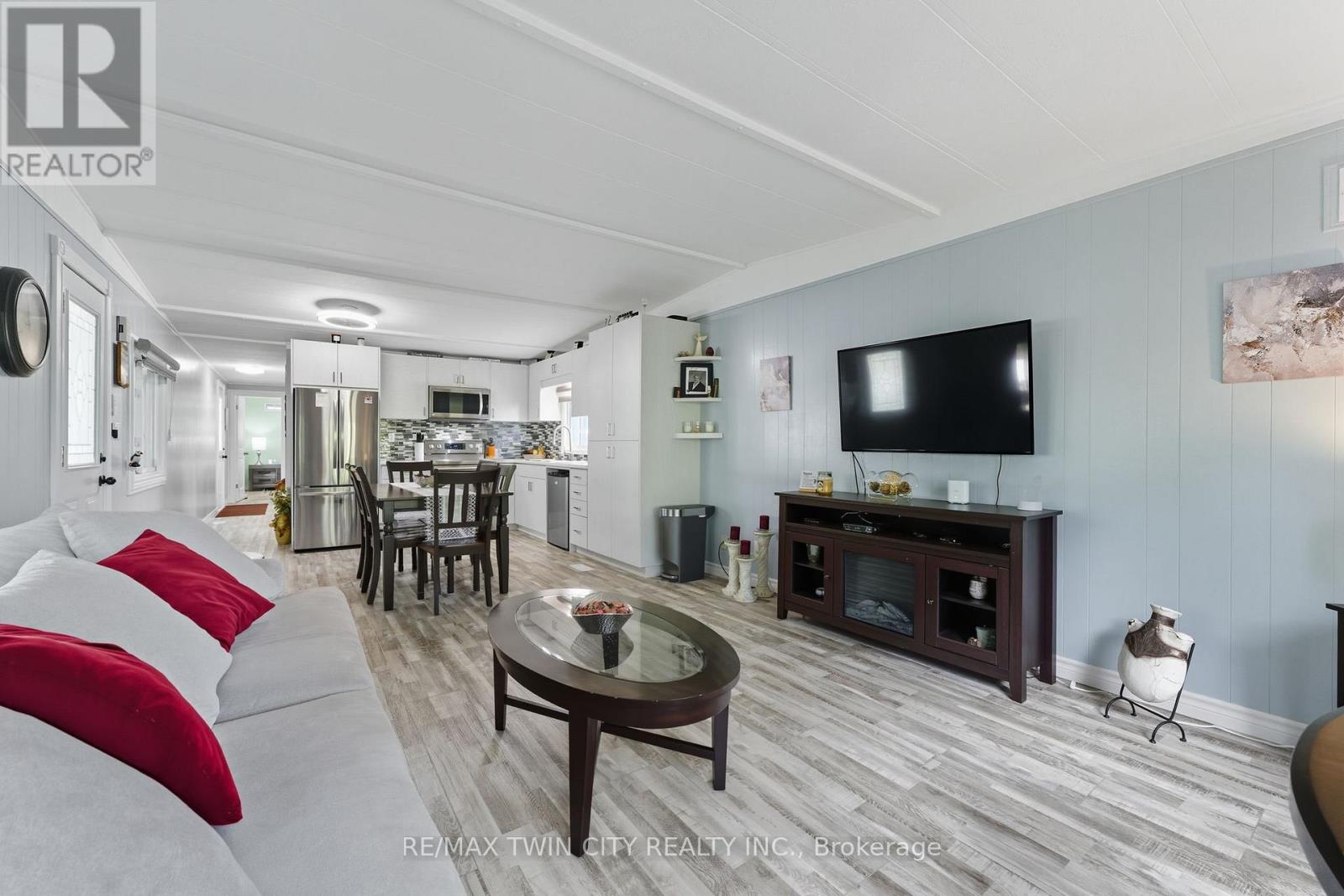 518 - 673 Brant Waterloo Road, North Dumfries, Ontario  N0B 1E0 - Photo 5 - X12794218