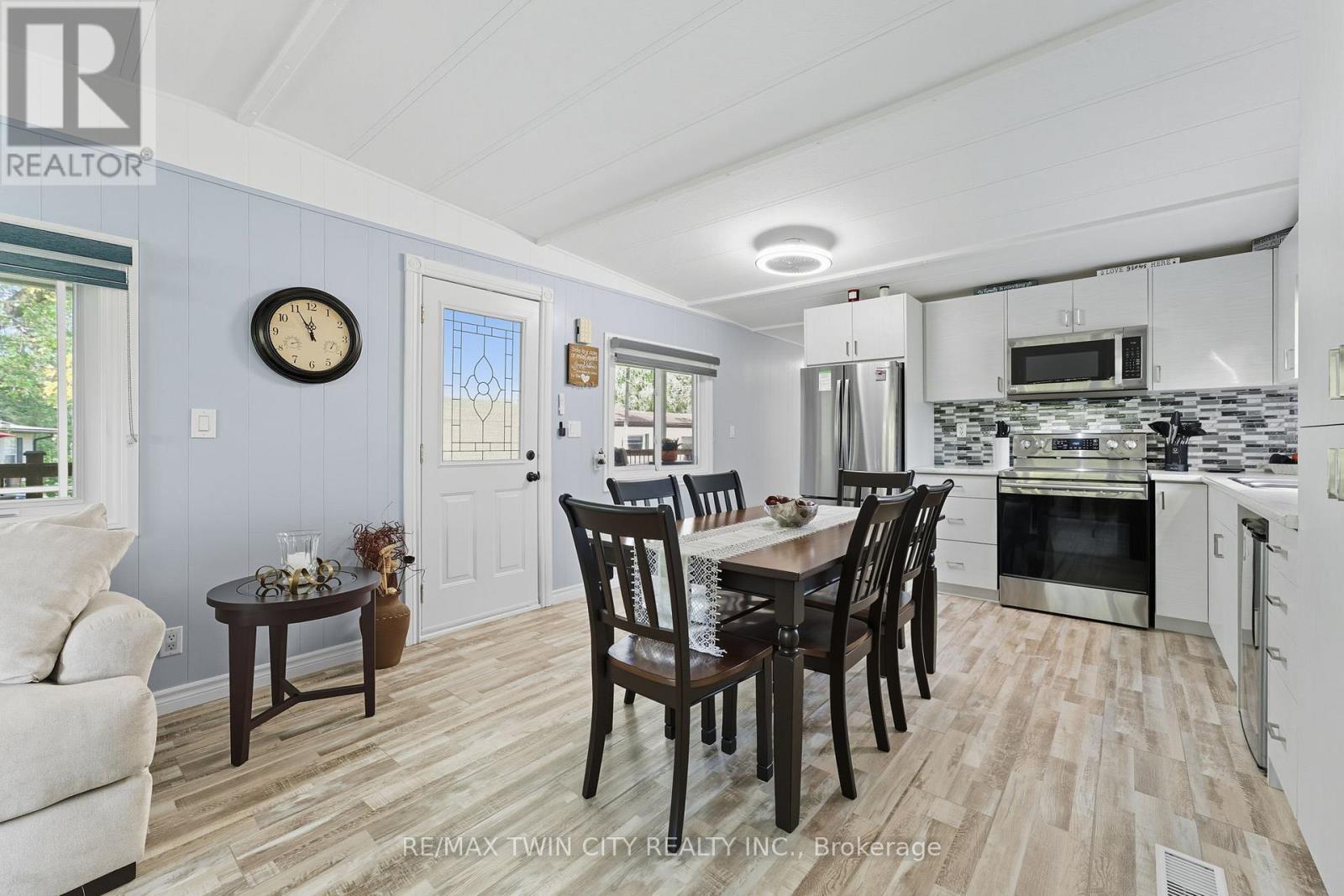 518 - 673 Brant Waterloo Road, North Dumfries, Ontario  N0B 1E0 - Photo 6 - X12794218