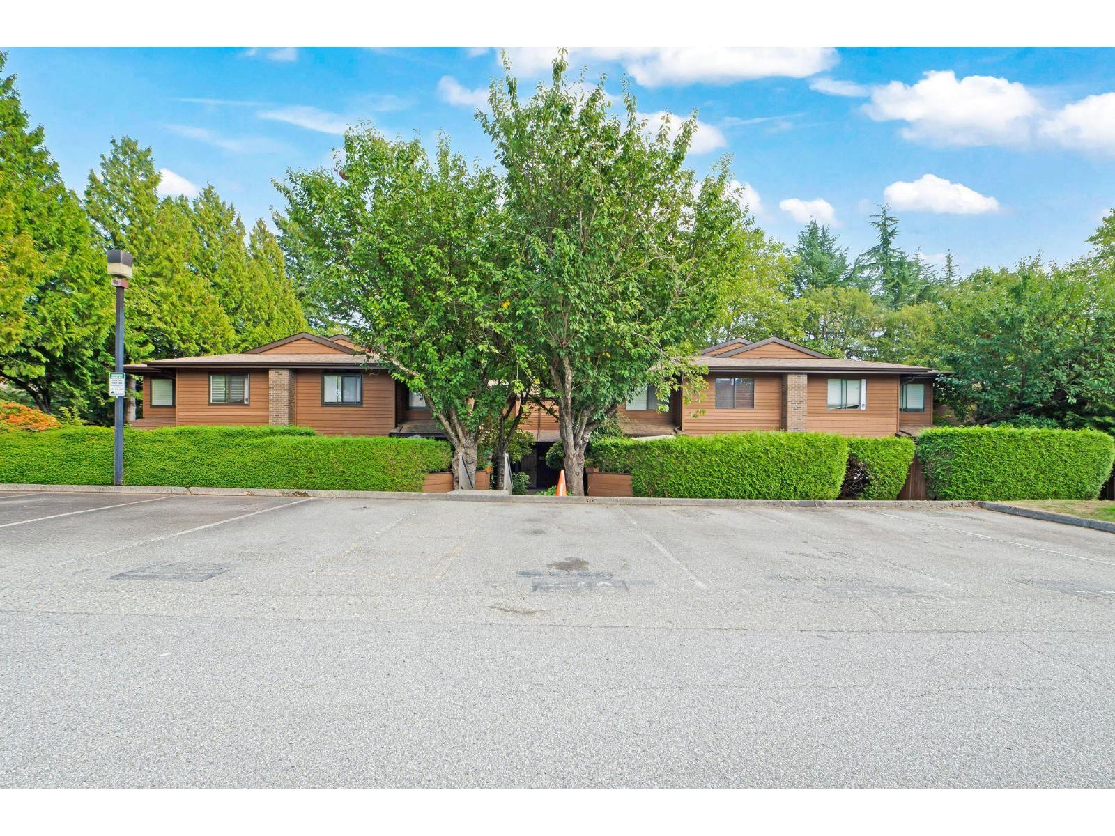 310 10620 150 Street, Surrey, British Columbia  V3R 7R9 - Photo 1 - R3090284