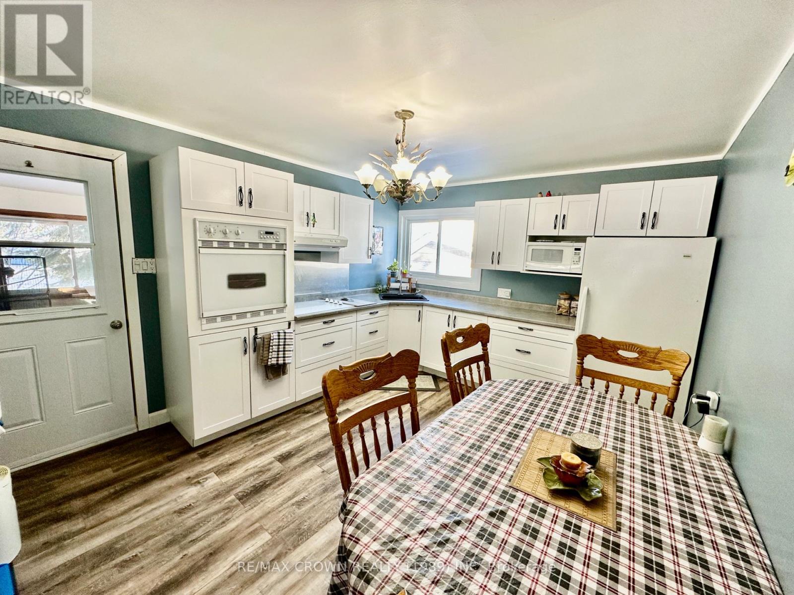 41 Cedar Avenue, Unorganized Townships (Thorne), Ontario  P0H 2J0 - Photo 5 - X12794176