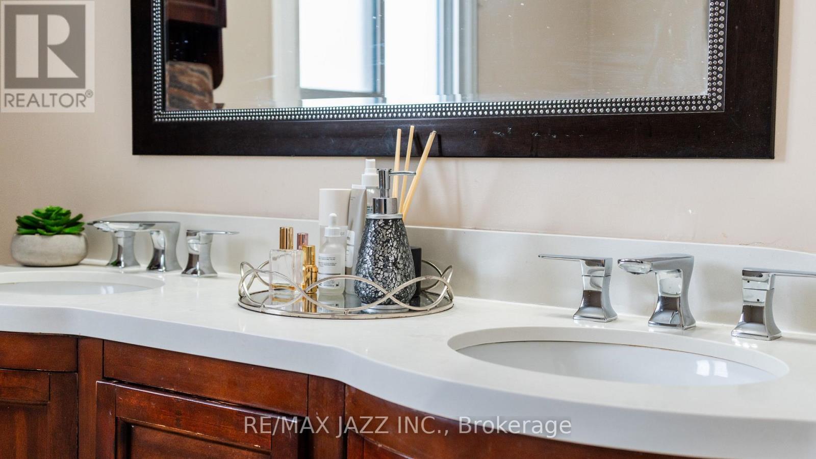 1652 Major Oaks Road, Pickering, Ontario  L1X 1Y9 - Photo 35 - E12793498