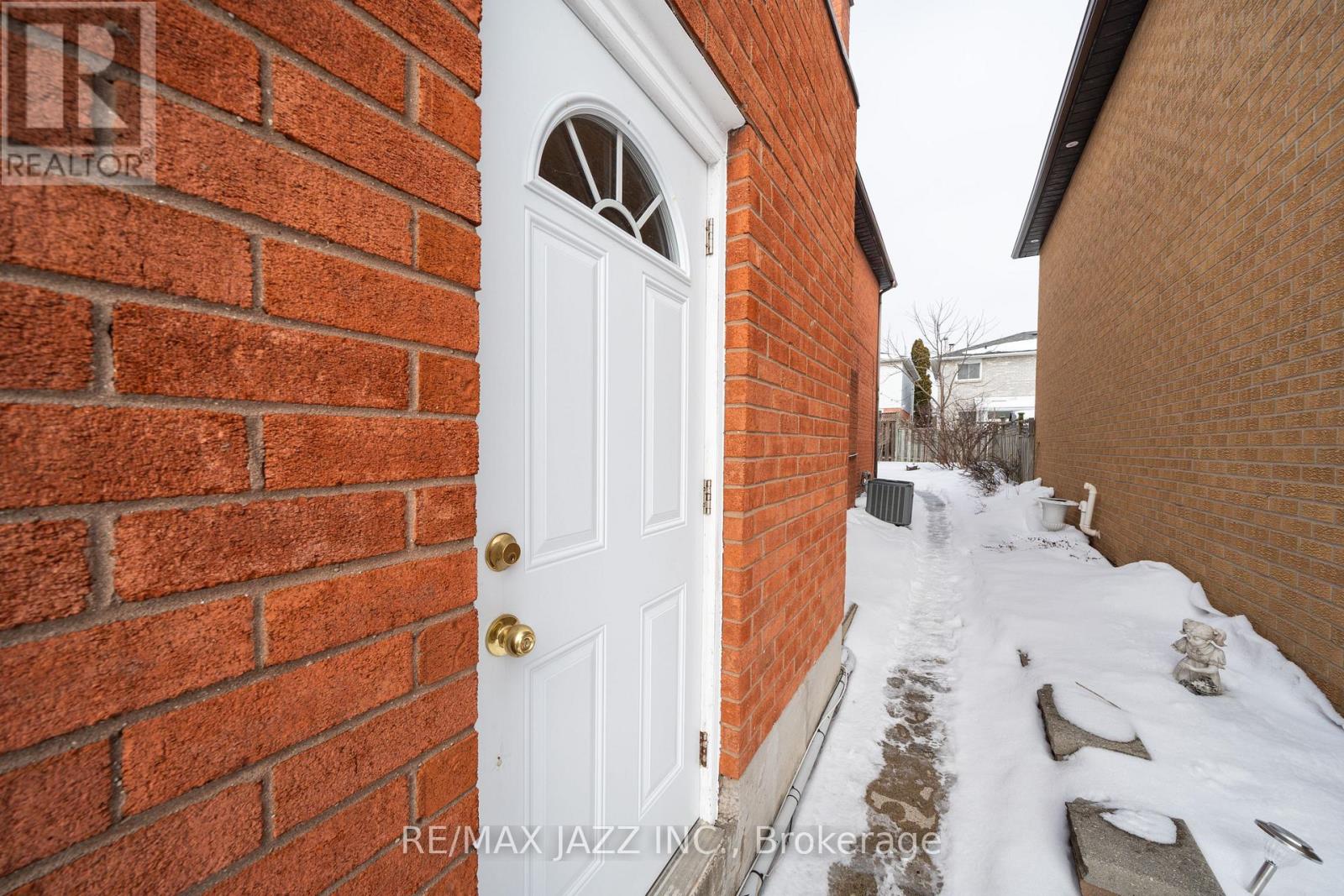 1652 Major Oaks Road, Pickering, Ontario  L1X 1Y9 - Photo 39 - E12793498