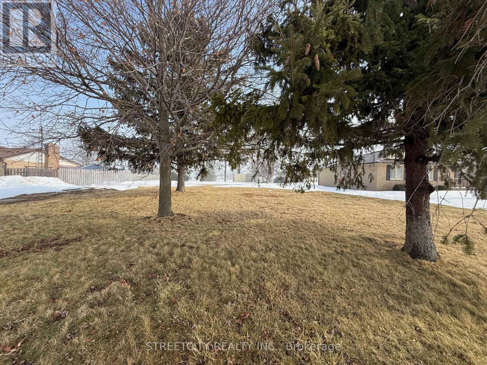 3126 Queen Street, Brooke-Alvinston, Ontario  N0N 1K0 - Photo 1 - X12793746