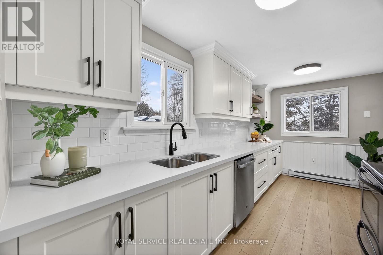 41 Hemingway Crescent, Barrie (Letitia Heights), Ontario  L4N 5G2 - Photo 17 - S12794318