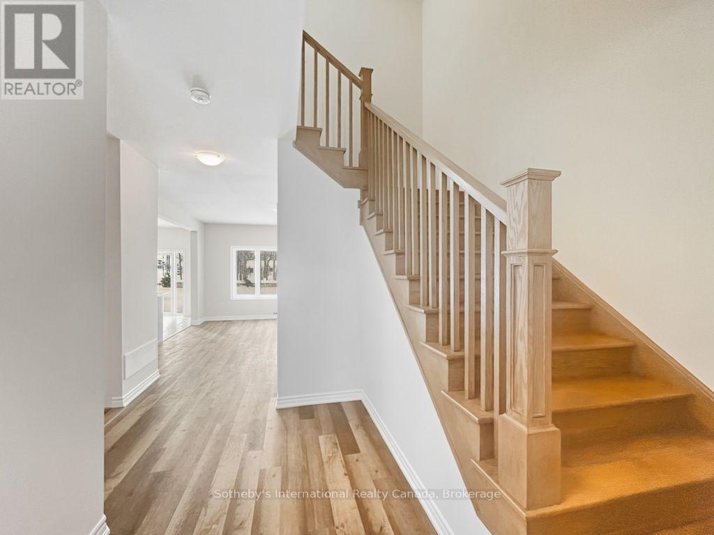 275 Beechwood Forest Lane, Gravenhurst, Ontario  P1P 1A7 - Photo 3 - X12794478