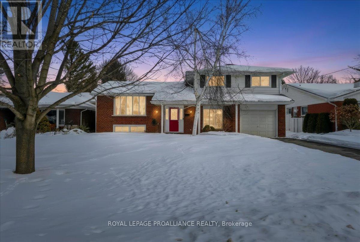 15 Thorncliffe Drive, Belleville, Ontario K8P 4L3 - Photo 1 - X12794344