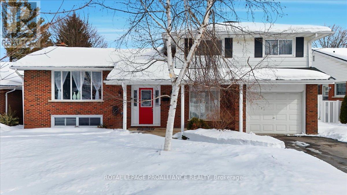 15 Thorncliffe Drive, Belleville, Ontario K8P 4L3 - Photo 2 - X12794344