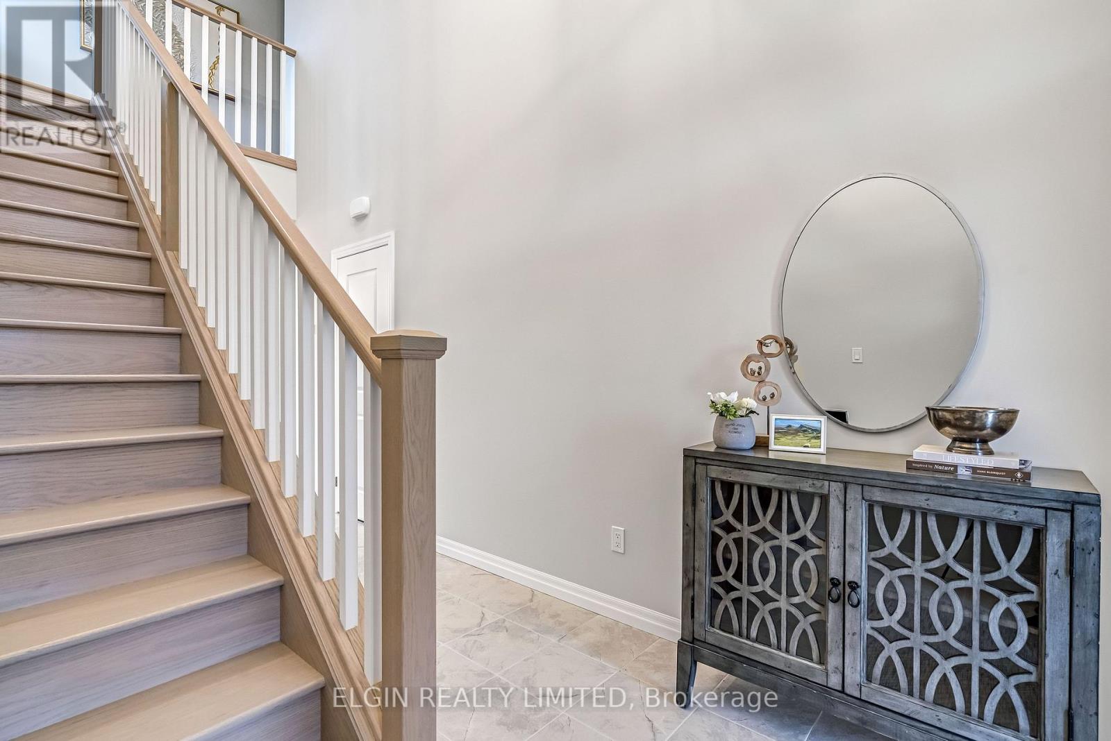 42212 Mcbain Line, Central Elgin, Ontario  N5P 0E5 - Photo 3 - X12794420