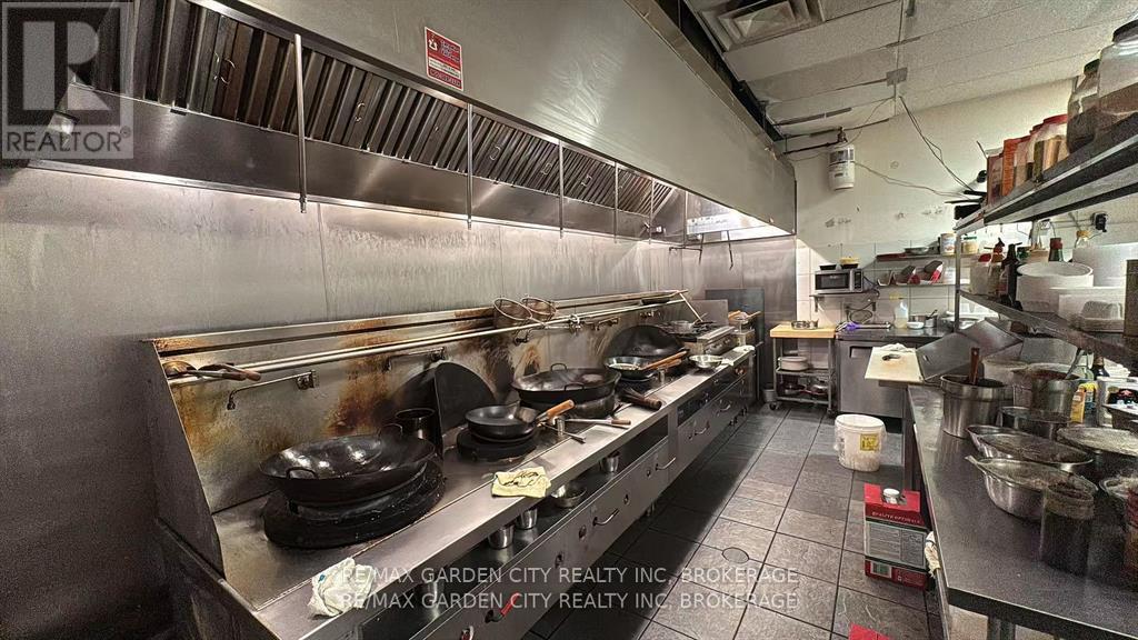 7 - 100 Fourth Avenue, St. Catharines, Ontario  L2S 3Z5 - Photo 1 - X12794398